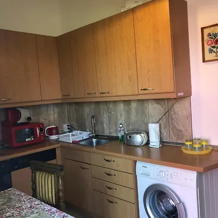 Apartmanhaz *