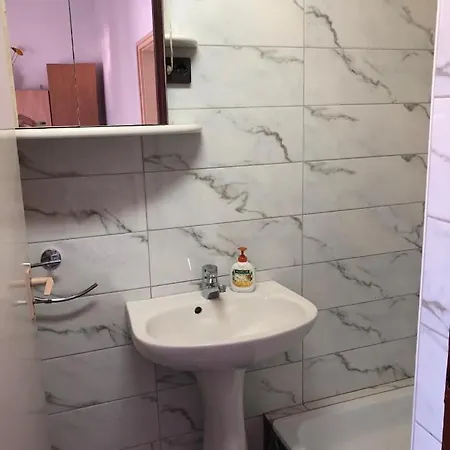 Apartmanhaz 발라톤알마디